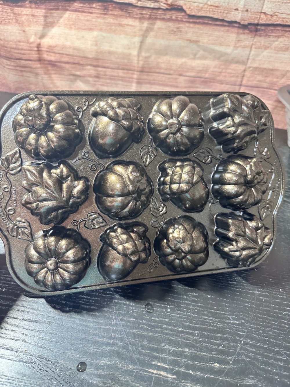 Nordic Ware Autumn Delights Cakelet Pan